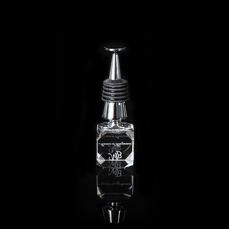 Crystal Cube Section 3D Internally Engraved Wine Stopper
